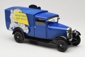 Citroen C4 F Pas de Pneus Trop Petit Blau Solido 1:18 151235-00 Druckguss — Bild 6 von 8