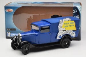 Citroen C4 F Pas de Pneus Trop Petit Blau Solido 1:18 151235-00 Druckguss — Bild 8 von 8