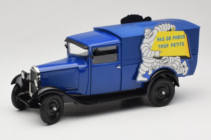 Citroen C4 F Pas de Pneus Trop Petit Blau Solido 1:18 151235-00 Druckguss