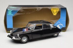 Citroen DS Presidentielle Grau Solido 1:18 8035 Druckguss — Bild 8 von 8