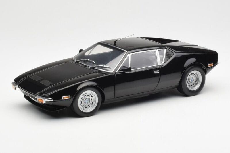 De Tomaso Pantera Schwarz Kyosho 1:18 08851BK Druckguss