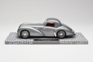 Delahaye Type 145 V12 Coupe Mullin Museum Minichamps 1:18 107116120 Druckguss — Bild 3 von 6