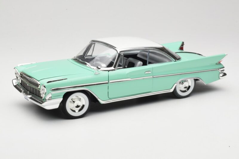 DeSoto Adventurer Grün American Mint 1:18 92738 Druckguss