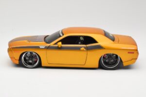 Dodge Challenger Concept Gold Maisto 1:18 31320 Druckguss — Bild 4 von 8