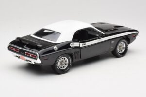 Dodge Challenger R/T Schwarz & Weiß ERTL 1:18 36549 Druckguss — Bild 3 von 8