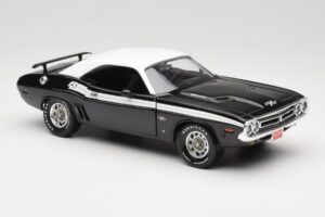 Dodge Challenger R/T Schwarz & Weiß ERTL 1:18 36549 Druckguss — Bild 6 von 8