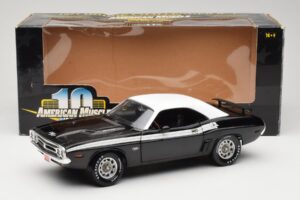 Dodge Challenger R/T Schwarz & Weiß ERTL 1:18 36549 Druckguss — Bild 8 von 8