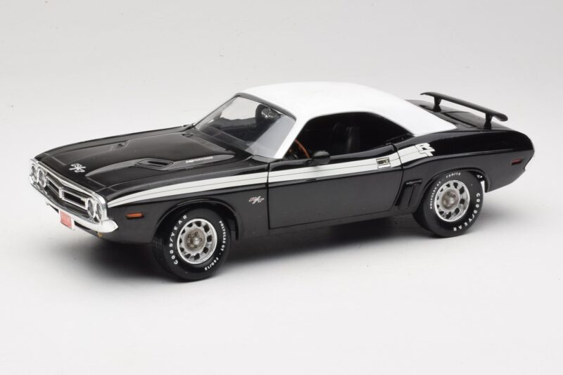 Dodge Challenger R/T Schwarz & Weiß ERTL 1:18 36549 Druckguss