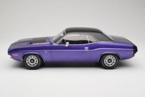 Dodge Challenger R/T Plum Crazy Otto 1:12 G083 Resin — Bild 3 von 6