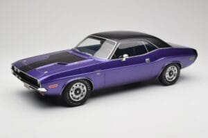 Dodge Challenger R/T Plum Crazy Otto 1:12 G083 Resin
