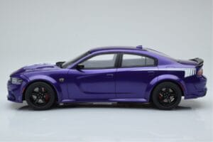 Dodge Charger Super Bee Lila GT Spirit 1:18 GT895 Resin — Bild 3 von 6