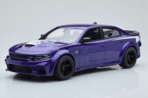 Dodge Charger Super Bee Lila GT Spirit 1:18 GT895 Resin