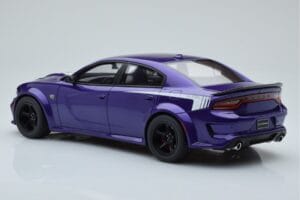 Dodge Charger Super Bee Lila GT Spirit 1:18 GT895 Resin — Bild 5 von 6