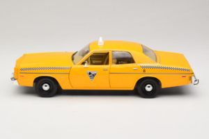 Dodge Monaco Taxi Rocky III GreenLight 1:18 19111 Druckguss — Bild 4 von 8