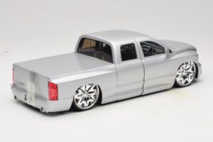 Dodge Ram Tuned Silber Jada 1:18 63162-SM Druckguss — Bild 3 von 8
