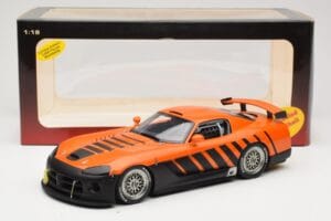 Dodge Viper Competition Coupe Go Man Go Orange AUTOart 1:18 80422 Druckguss — Bild 6 von 6