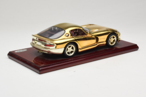 Dodge Viper GTS Gold Plated 23K Maisto 1:18 GP001 Druckguss — Bild 4 von 8