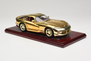 Dodge Viper GTS Gold Plated 23K Maisto 1:18 GP001 Druckguss — Bild 6 von 8