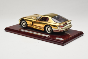 Dodge Viper GTS Gold Plated 23K Maisto 1:18 GP001 Druckguss — Bild 7 von 8