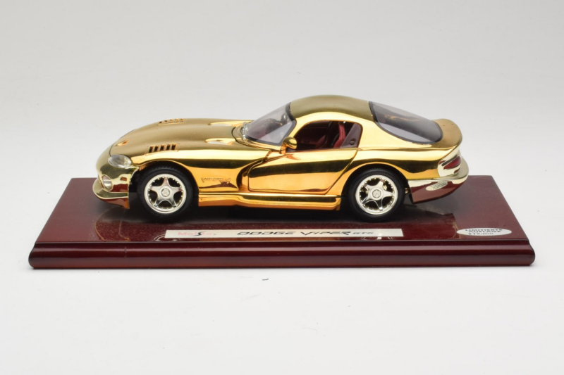Dodge Viper GTS Gold Plated 23K Maisto 1:18 GP001 Druckguss