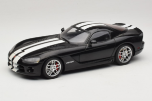 Dodge Viper SRT-10 Coupe Schwarz AUTOart 1:18 71712 Druckguss