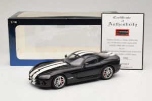 Dodge Viper SRT-10 Coupe Schwarz AUTOart 1:18 71712 Druckguss — Bild 8 von 8