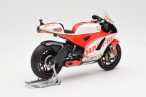 Ducati Desmosedici GP11 #8 H. Barbera Ducati MotoGP Team MotoGP 2011 Minichamps 1:12 123110008 Druckguss — Bild 3 von 6
