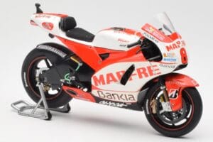 Ducati Desmosedici GP11 #8 H. Barbera Ducati MotoGP Team MotoGP 2011 Minichamps 1:12 123110008 Druckguss — Bild 4 von 6