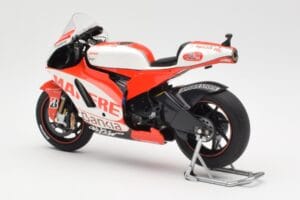 Ducati Desmosedici GP11 #8 H. Barbera Ducati MotoGP Team MotoGP 2011 Minichamps 1:12 123110008 Druckguss — Bild 5 von 6