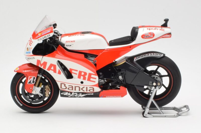 Ducati Desmosedici GP11 #8 H. Barbera Ducati MotoGP Team MotoGP 2011 Minichamps 1:12 123110008 Druckguss