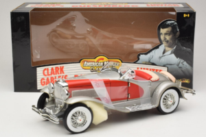 Duesenberg SJ Clark Gable's Car Silber Rot ERTL 1:18 7962 Druckguss — Bild 6 von 6
