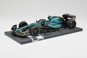 Aston Martin AMR22 Aramco #5 S. Vettel Abu Dhabi GP 2022 Last Race Collector's Edition Minichamps 1:18 117222205 Resin — Bild 2 von 7