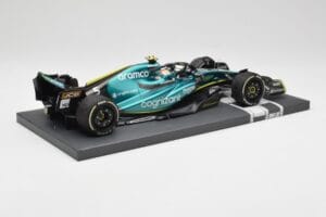 Aston Martin AMR22 Aramco #5 S. Vettel Abu Dhabi GP 2022 Last Race Collector's Edition Minichamps 1:18 117222205 Resin — Bild 3 von 7