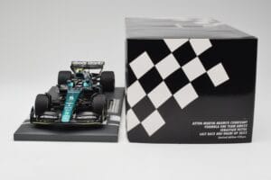 Aston Martin AMR22 Aramco #5 S. Vettel Abu Dhabi GP 2022 Last Race Collector's Edition Minichamps 1:18 117222205 Resin — Bild 6 von 7