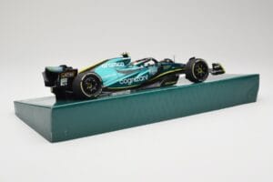 Aston Martin AMR22 #5 S. Vettel Last Race Abu Dhabi GP 2022 Minichamps 1:18 147222205 Resin — Bild 3 von 7