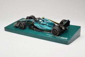 Aston Martin AMR22 #5 S. Vettel Last Race Abu Dhabi GP 2022 Minichamps 1:18 147222205 Resin — Bild 5 von 7