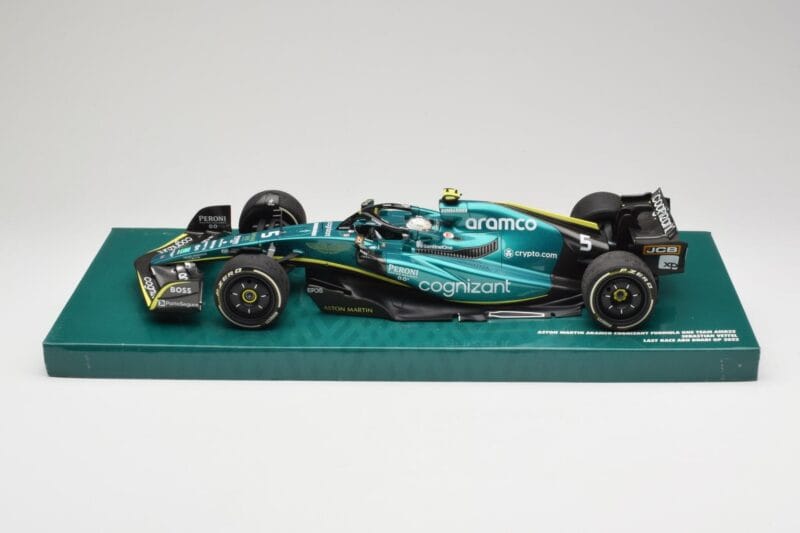 Aston Martin AMR22 #5 S. Vettel Last Race Abu Dhabi GP 2022 Minichamps 1:18 147222205 Resin