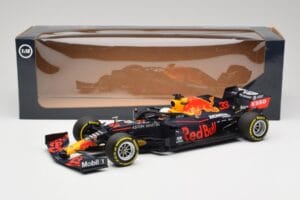 Aston Martin Red Bull Racing RB16 #33 M. Verstappen Abu Dhabi GP Winner 2020 Minichamps 1:18 110201733 Druckguss — Bild 7 von 7