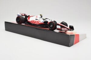 Haas VF-22 #47 M. Schumacher Bahrain GP 2022 Minichamps 1:18 147220147 Druckguss — Bild 4 von 7