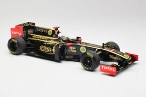 Lotus Renault GP R31 #10 B. Senna F1 2011 Minichamps 1:18 150110079-C1 Druckguss — Bild 4 von 7