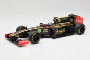 Lotus Renault GP R31 #10 B. Senna F1 2011 Minichamps 1:18 150110079-C1 Druckguss