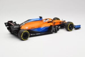 McLaren MCL35M #3 D. Ricciardo Bahrain GP 2021 Minichamps 1:18 530211803 Druckguss — Bild 2 von 7
