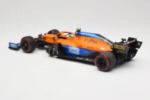 McLaren MCL35M #4 L. Norris Pole Position Russian GP 2021 Minichamps 1:18 530213404 Druckguss — Bild 5 von 7