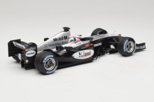 McLaren MP4/19 Mercedes K. Raikkonen F1 2004 Minichamps 1:18 530041806 Druckguss — Bild 2 von 7