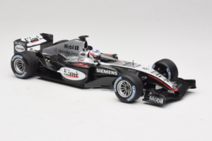 McLaren MP4/19 Mercedes K. Raikkonen F1 2004 Minichamps 1:18 530041806 Druckguss — Bild 4 von 7
