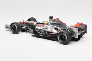 McLaren Mercedes MP4-21 #4 J.P. Montoya F1 2006 Minichamps 1:18 530061804 Druckguss — Bild 5 von 6