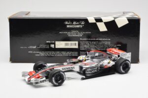 McLaren Mercedes MP4-21 #4 J.P. Montoya F1 2006 Minichamps 1:18 530061804 Druckguss — Bild 6 von 6