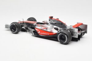 McLaren MP4-21 Mercedes #4 J-P. Montoya Showcar 2006 Minichamps 1:18 MONTOYA002 Druckguss — Bild 5 von 6