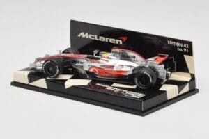 McLaren Mercedes MP4-23 #22 L. Hamilton Race Car 2008 Minichamps 1:43 530084322 Druckguss — Bild 3 von 5