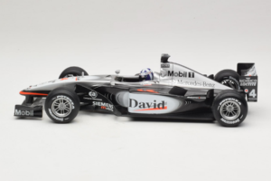 McLaren MP4-16 Mercedes #3 D. Coulthard F1 2001 Hot Wheels 1:18 50199 Druckguss — Bild 3 von 6